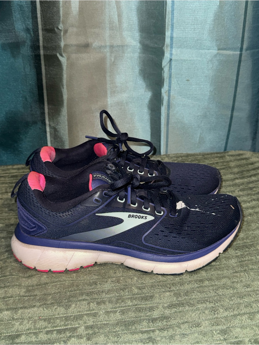Brooks Women's Navy Athletic Running Shoes With Pink Accents
